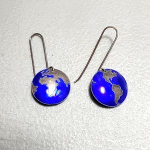 Vintage Sterling Silver Earth earrings